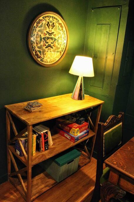 Heart Of Woodstock, 10 Min Walk To Reed, With Private Garage! Lejlighed Portland Eksteriør billede